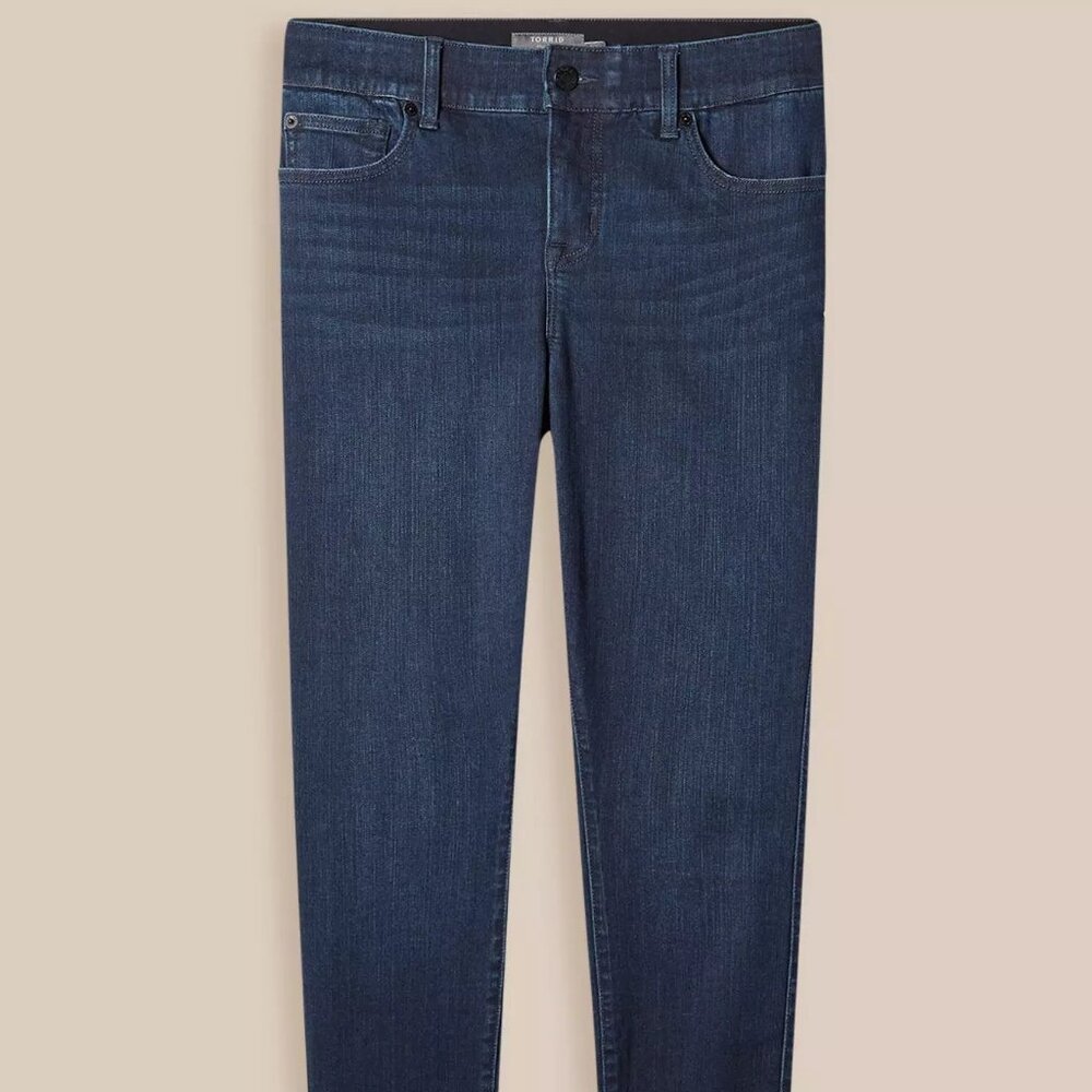 Torrid Bombshell Skinny Premium Stretch High-Rise Jean - size 22 ExTall - NWT